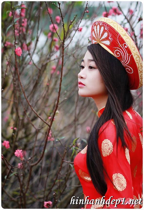 Ảnh nền thiếu nữ Việt diện áo dài ngày tết 5