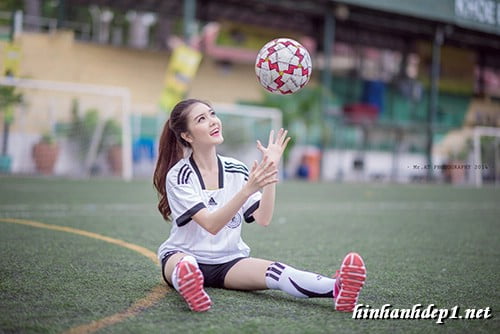 anh-hotgirl-lilly-luta-xinh-dep-trong-mua-world-cup (6)