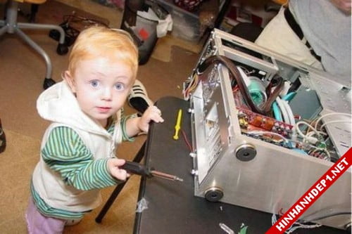 anh-hai-huoc-xoay-quanh-nhung-chiec-may-tinh (5)