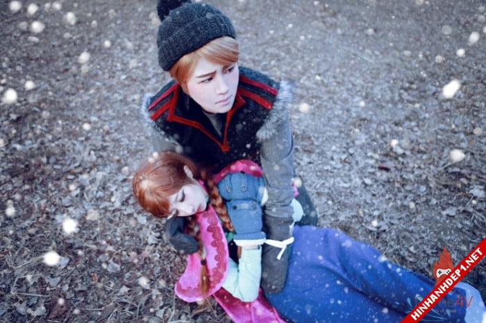 phim-frozen-va-hinh-anh-nu-cosplay-xinh-dep (12)