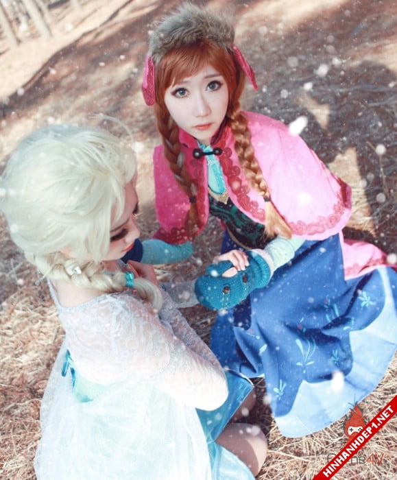 phim-frozen-va-hinh-anh-nu-cosplay-xinh-dep (15)