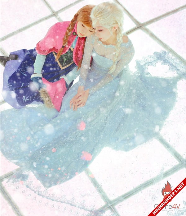 phim-frozen-va-hinh-anh-nu-cosplay-xinh-dep (18)