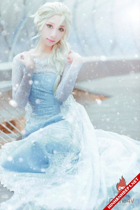 phim-frozen-va-hinh-anh-nu-cosplay-xinh-dep (2)
