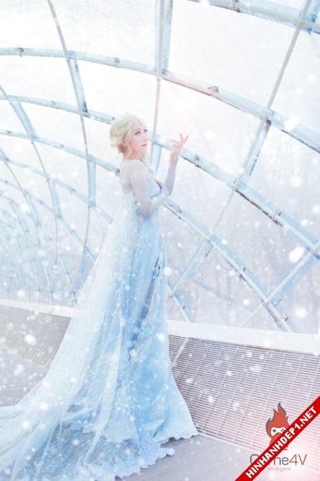 phim-frozen-va-hinh-anh-nu-cosplay-xinh-dep (8)