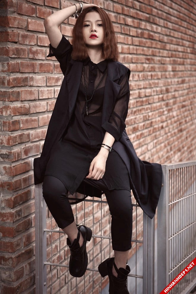 hotgirl-chipu-voi-style-ao-xuyen-thau-vua-quyen-ru-vua-ca-tinh (1)