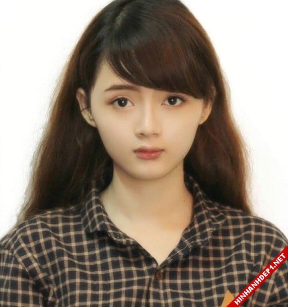 Ảnh ngoài đời của những cô gái nổi tiếng nhờ ảnh thẻ quá đẹp (12)