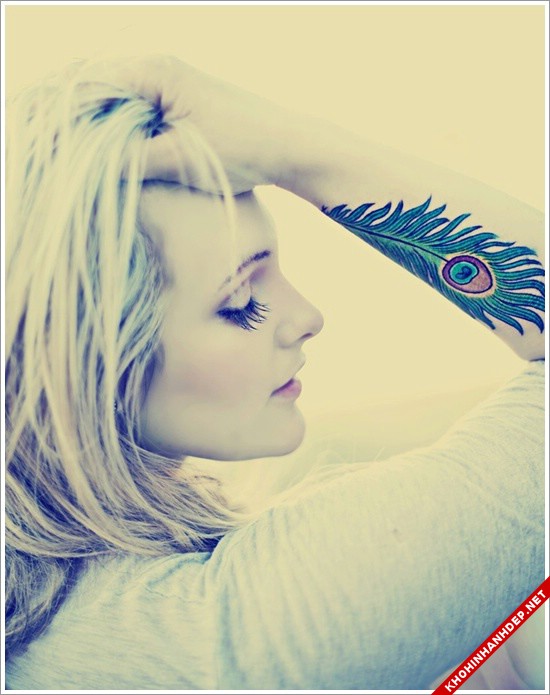 Hình xăm lông vũ đẹp dành cho phái nữ