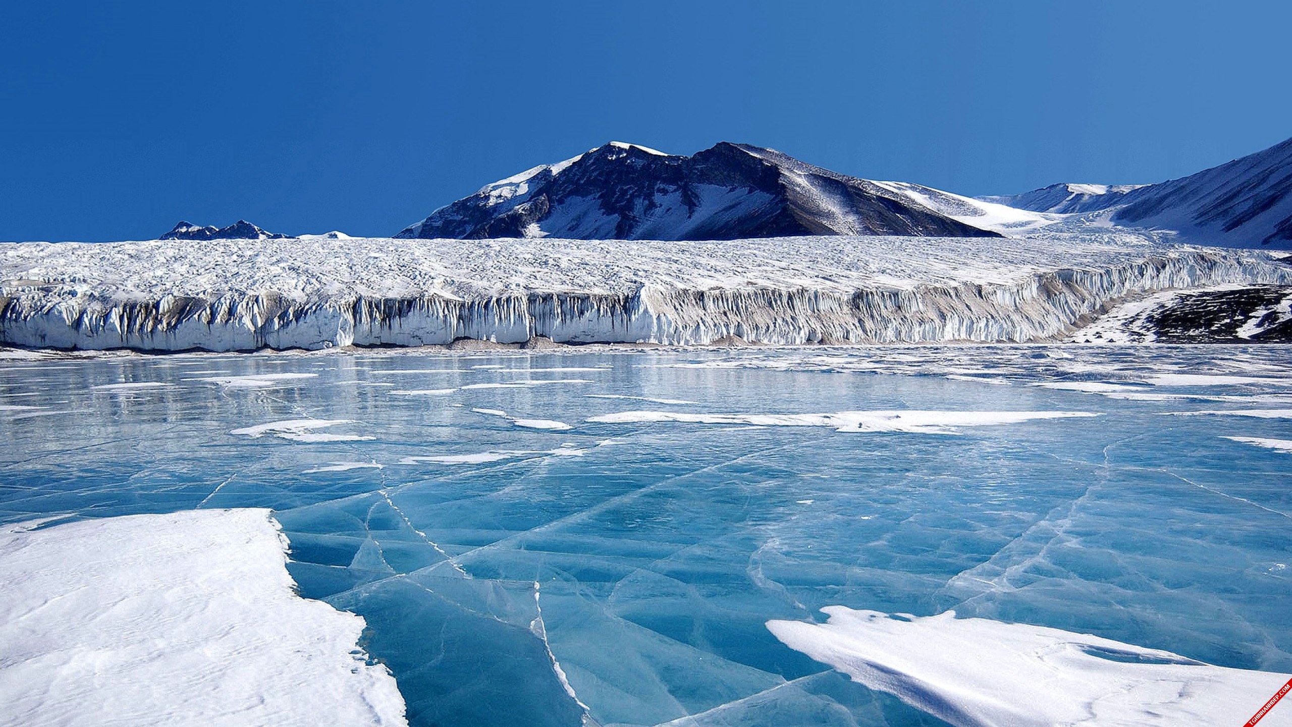 Cận cảnh vẻ đẹp của những tảng băng trong mùa đông