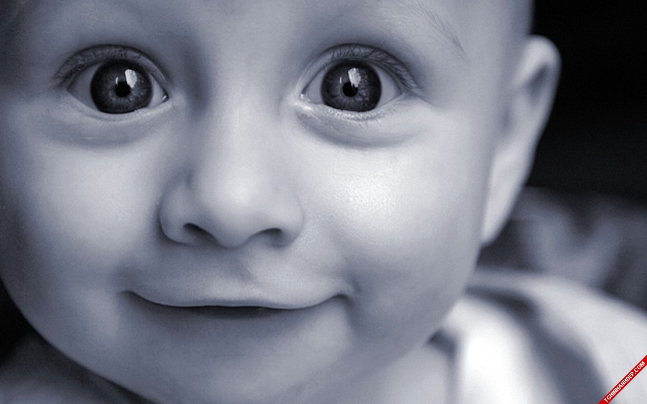 Hình nền đẹp về những em bé đáng yêu như thiên thần