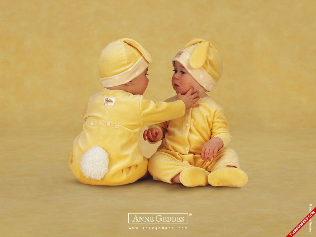 Hình nền đẹp về những em bé đáng yêu như thiên thần