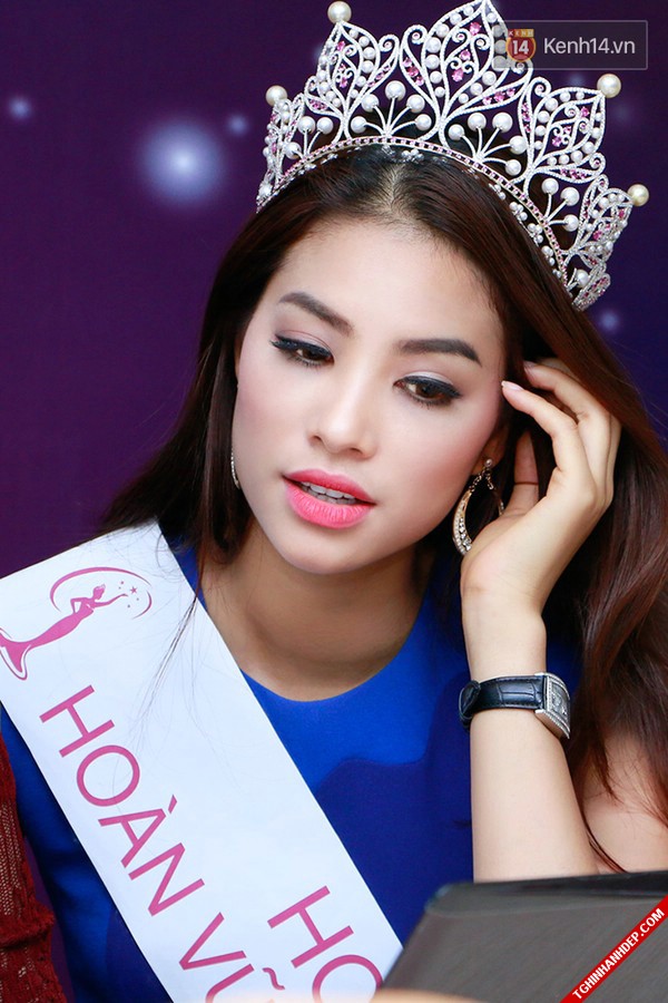 Những khoảnh khắc đẹp nhất của hoa hậu Phạm Hương