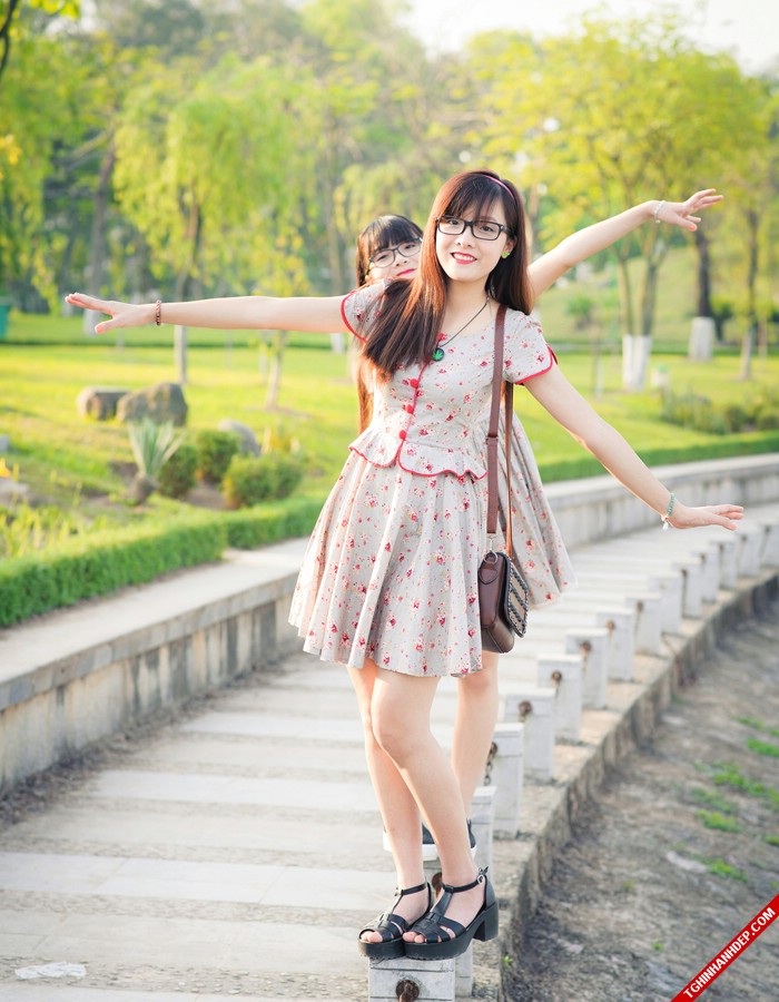 Trọn bộ ảnh đẹp của cặp chị em sinh đôi xứ Nghệ