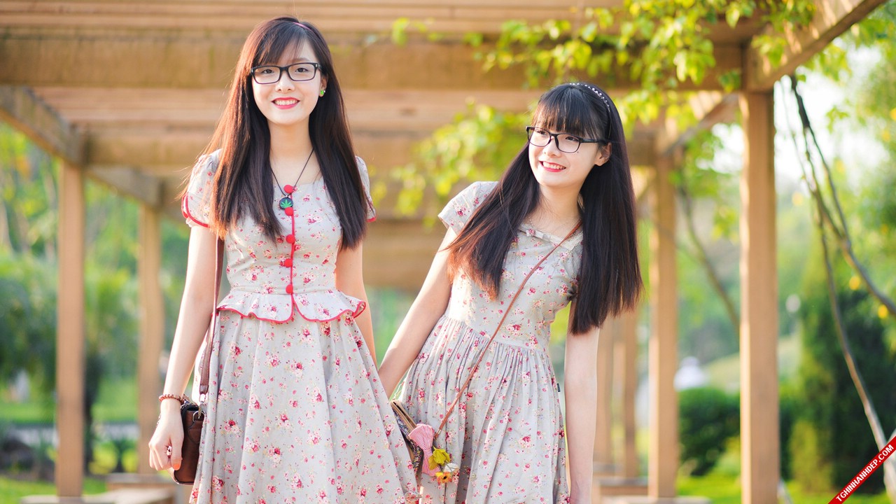 Trọn bộ ảnh đẹp của cặp chị em sinh đôi xứ Nghệ
