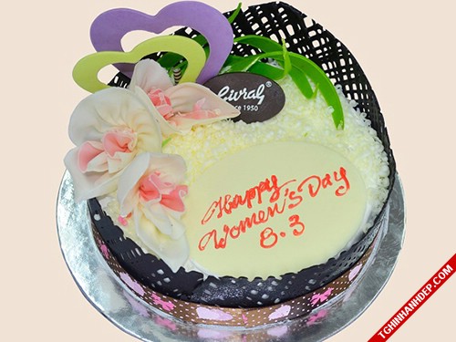 Gợi ý món quà 8-3 ý nghĩa với bánh kem ngọt ngào