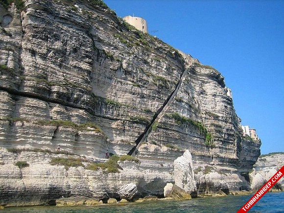 Đến Corsica và khám phá cầu thang lên thiên đường tuyệt đẹp