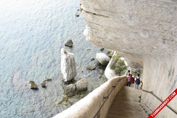 Đến Corsica và khám phá cầu thang lên thiên đường tuyệt đẹp
