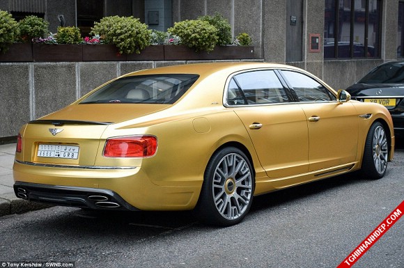 Đã mắt với những siêu xe mạ vàng trên đường phố