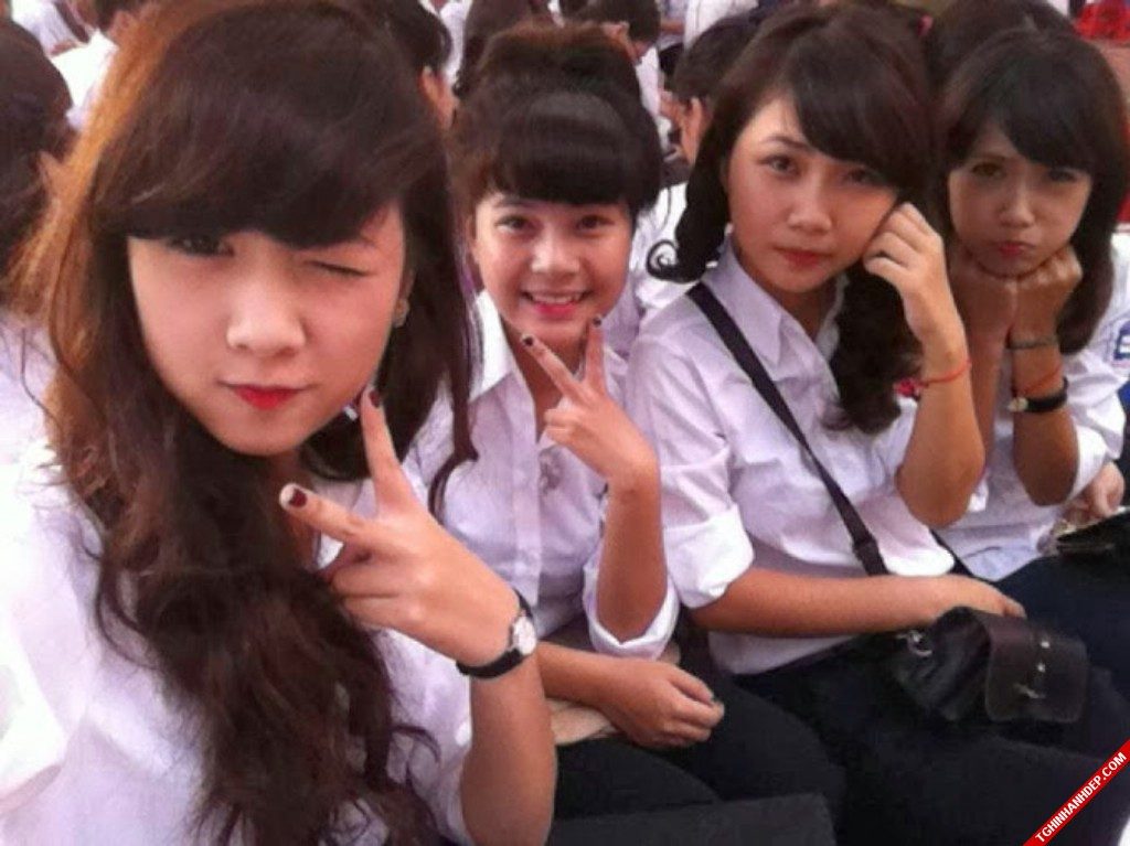 Những biểu lộ cảm xúc khác nhau của những cô nàng 9x