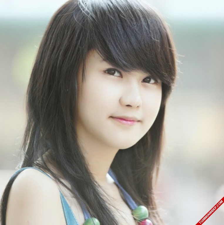 Gương mặt bầu bĩnh, xinh xắn